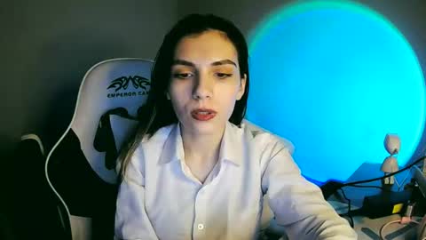 lilirose online show from December 22, 5:42 pm