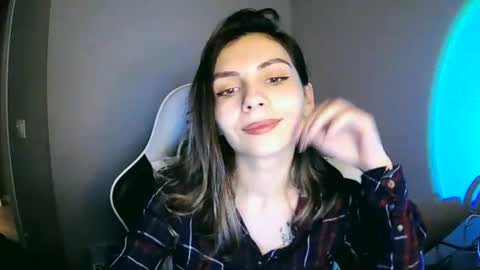 lilirose online show from December 23, 8:36 pm