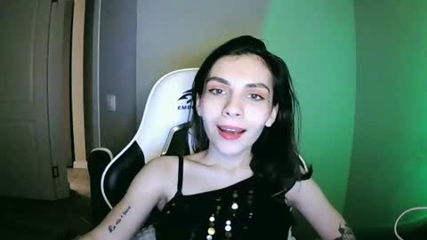 lilirose online show from December 25, 7:24 pm