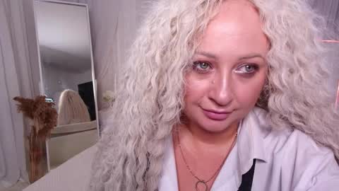 Snapshot of lilit_1love chatting on September 27, 4:45 pm Lilit online show from September 27, 4:45 pm