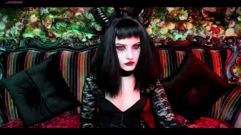 lilit_el_ online show from October 31, 10:33 pm