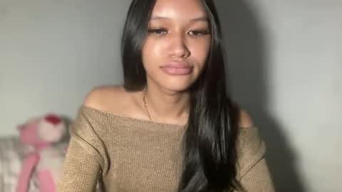 Snapshot of lilit_sensual chatting on July 6, 8:22 pm Chloe online show from July 6, 8:22 pm