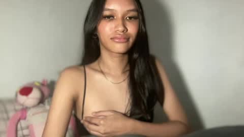 Snapshot of lilit_sensual chatting on July 7, 4:11 pm Chloe online show from July 7, 4:11 pm