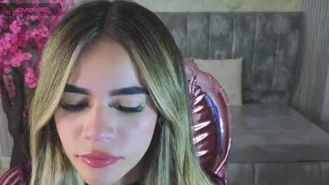 Snapshot of lilith4_s chatting on November 1, 8:33 pm Lilith online show from November 1, 8:33 pm