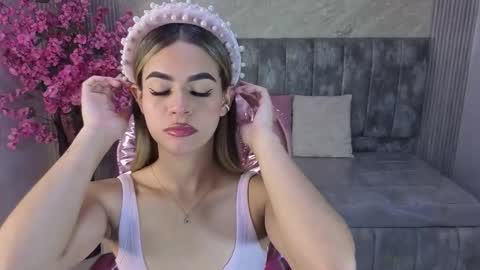 Snapshot of lilith4_s chatting on November 4, 8:30 pm Lilith online show from November 4, 8:30 pm