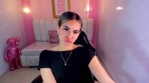 Snapshot of lilith4_s chatting on November 21, 8:18 pm Lilith online show from November 21, 8:18 pm