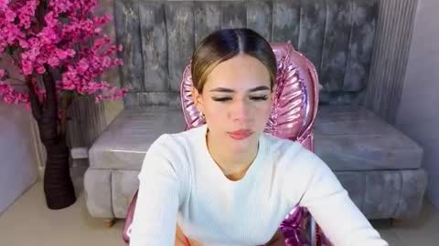 Snapshot of lilith4_s chatting on November 22, 8:19 pm Lilith online show from November 22, 8:19 pm