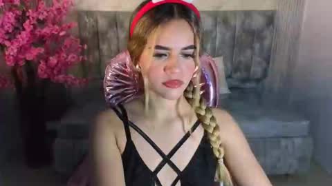 Snapshot of lilith4_s chatting on November 27, 3:19 am Lilith online show from November 27, 3:19 am