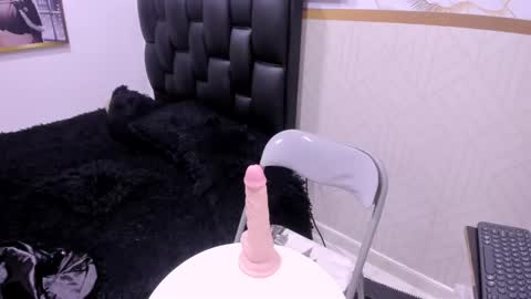 Lilith online show from February 18, 9:20 pm