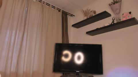 Snapshot of lilith_blond chatting on February 9, 12:52 pm lilith_blond online show from February 9, 12:52 pm