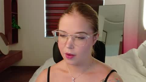 Lilith Bonheur online show from April 5, 12:19 am