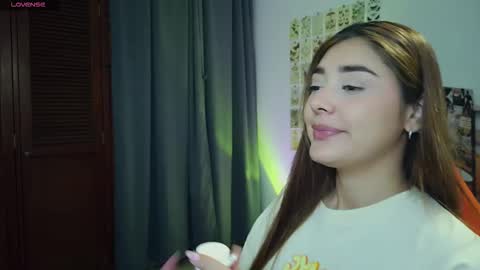 Snapshot of lilith_cruzz chatting on February 27, 2:11 am Lilith online show from February 27, 2:11 am