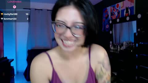 Snapshot of lilith_lennox chatting on May 22, 12:18 am lilith online show from May 22, 12:18 am