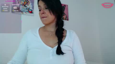 Snapshot of lilith_luv_ chatting on February 5, 7:24 am kata online show from February 5, 7:24 am