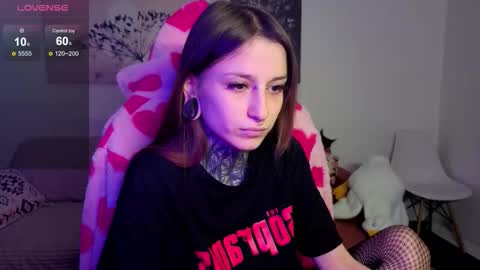 Snapshot of lilith_poison chatting on October 4, 6:39 pm lilith_poison online show from October 4, 6:39 pm