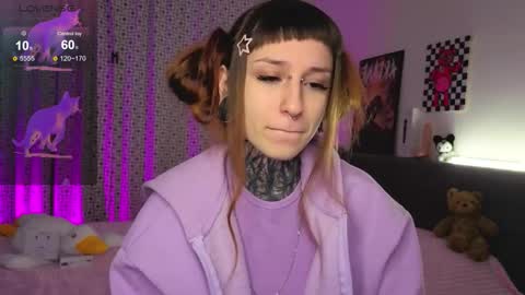 Snapshot of lilith_poison chatting on November 8, 7:01 pm lilith_poison online show from November 8, 7:01 pm