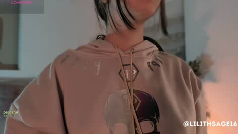 lilith_sage_ online show from September 28, 11:59 am