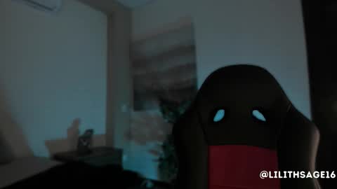 lilith_sage_ online show from October 20, 11:54 am