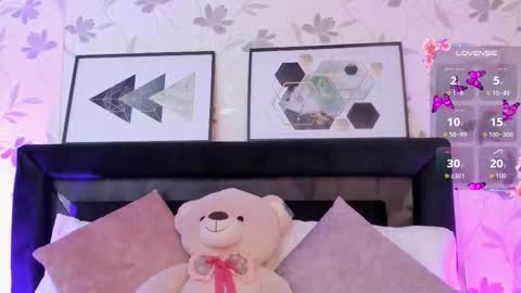 Snapshot of lilith_thompson chatting on September 21, 9:16 pm lilith_thompson online show from September 21, 9:16 pm