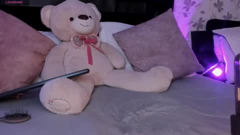 Snapshot of lilith_thompson chatting on September 24, 4:05 am lilith_thompson online show from September 24, 4:05 am