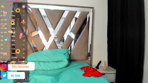 liliINDEPENDENT MODEL online show from November 18, 10:09 am