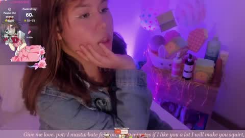 L I L I  online show from April 8, 5:57 pm