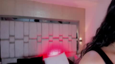 Welcome to Lilith room online show from May 26, 1:56 am