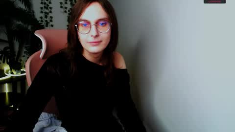 Snapshot of lilithiscute chatting on October 18, 1:56 pm lilithiscute online show from October 18, 1:56 pm
