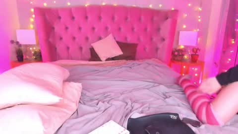 Snapshot of lilithiscute chatting on October 19, 10:32 pm lilithiscute online show from October 19, 10:32 pm