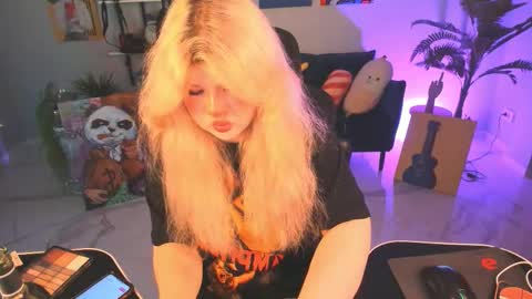 LilithNelson online show from October 25, 6:35 pm