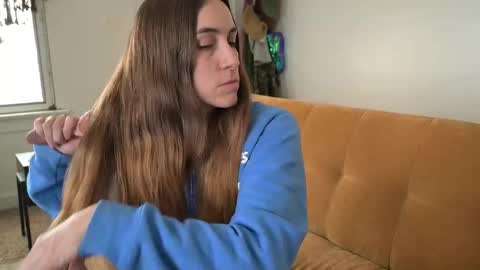 Snapshot of lilithoftrees chatting on December 18, 6:36 pm L online show from December 18, 6:36 pm