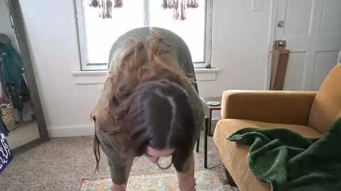 Snapshot of lilithoftrees chatting on January 6, 6:33 pm L online show from January 6, 6:33 pm