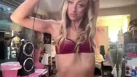 Lilithohfish online show from August 6, 12:45 am