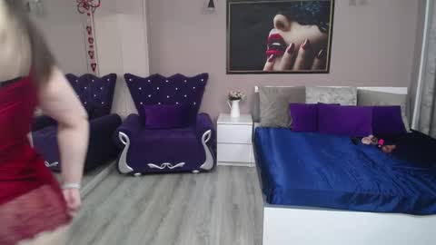 lilithreys online show from April 19, 4:01 am