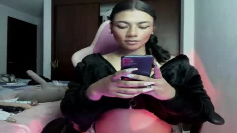 lilithsabeth online show from April 14, 1:44 am