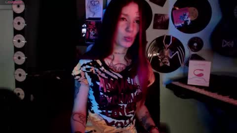 Snapshot of lilithword chatting on September 24, 1:47 pm Call me Lilith online show from September 24, 1:47 pm