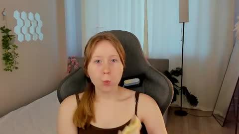 Snapshot of lilitiny chatting on August 3, 3:27 am Lili Tiny GMT2 3-10AM MonTueWedThuSat online show from August 3, 3:27 am