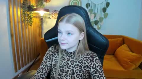 lilitrosen online show from September 18, 5:26 pm