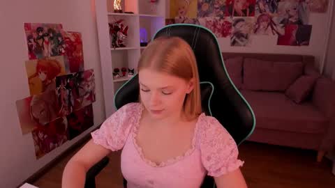 lilitrosen online show from September 24, 5:38 pm