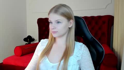 lilitrosen online show from September 30, 5:40 pm