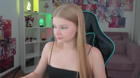 lilitrosen online show from October 3, 6:27 pm