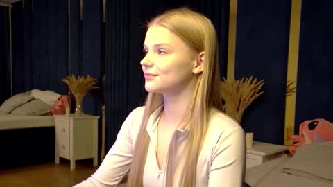 lilitrosen online show from November 23, 5:29 am