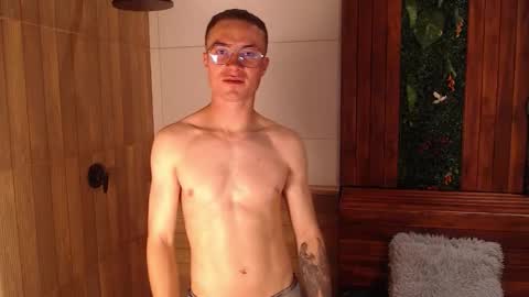 Snapshot of liljames_ chatting on November 3, 7:48 pm Lil James online show from November 3, 7:48 pm