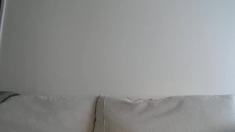 Snapshot of liljbby chatting on October 27, 6:45 pm Jay please help me reach 50 thumbs up online show from October 27, 6:45 pm