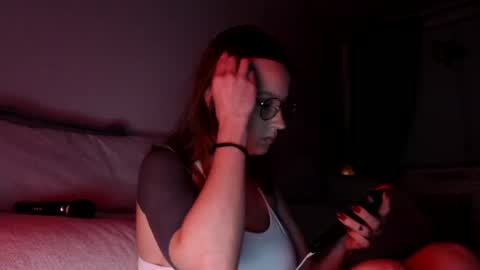 Snapshot of liljbby chatting on November 5, 2:44 am Jay please help me reach 50 thumbs up online show from November 5, 2:44 am