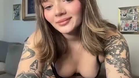 lilldaddysgirl online show from November 10, 7:13 pm