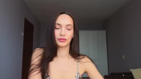 Lillian online show from March 11, 7:03 am