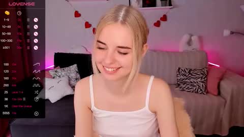 Lillian online show from December 5, 12:03 pm