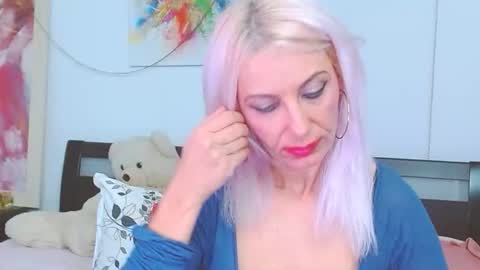 Lara online show from October 7, 11:35 pm