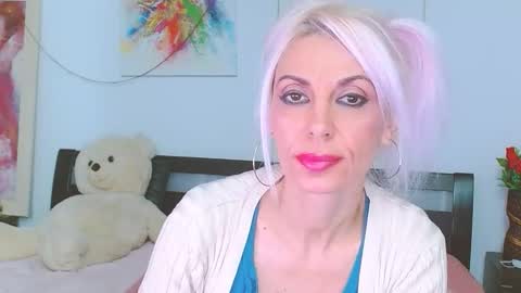 Lara online show from November 23, 5:35 pm